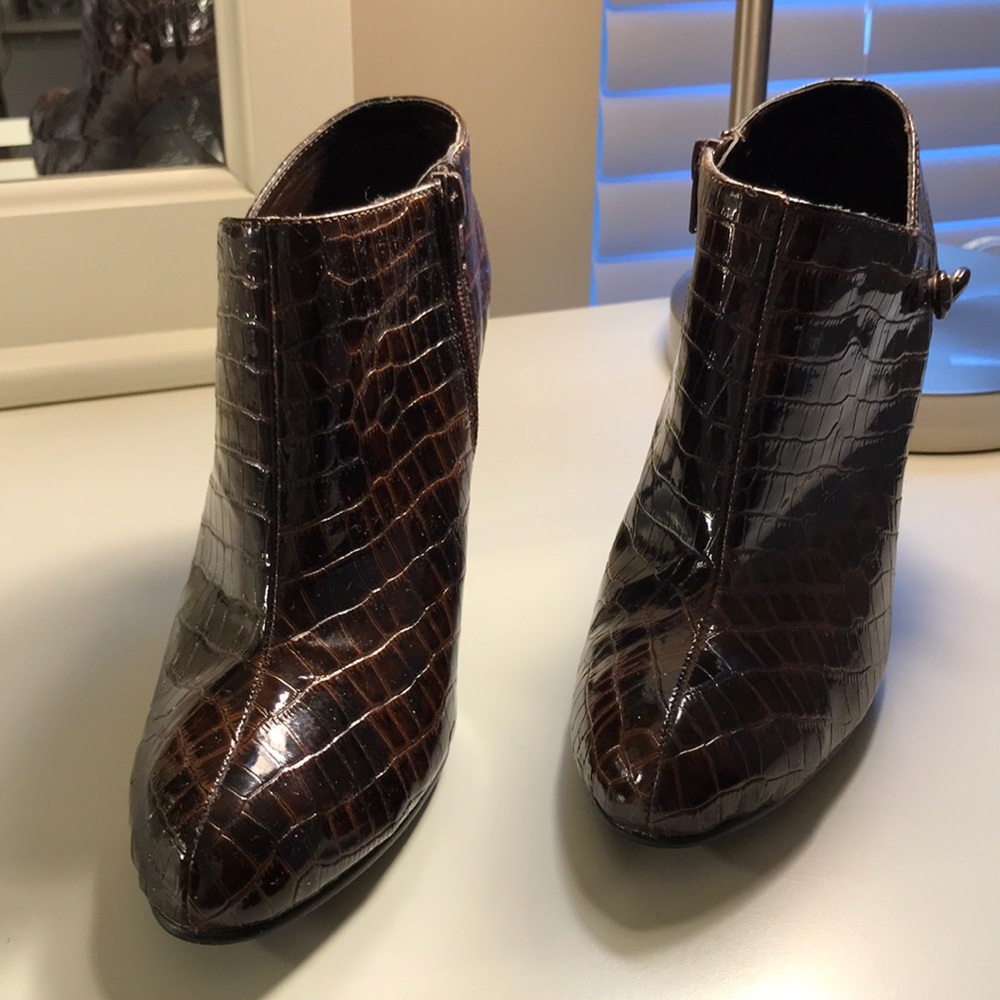 Snake skin look shoes
